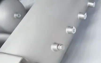 Robust matte‑blasted stainless‑steel air receiver tank with paint‑free bare‑metal finish.